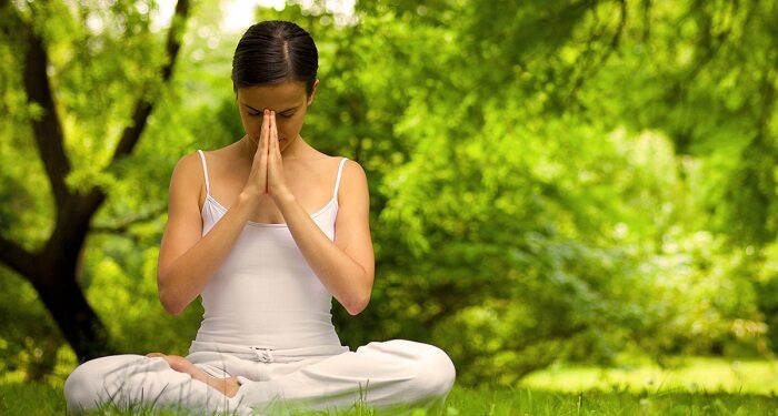 Wie meditation ihnen beim abnehmen helfen kann: expertenrat