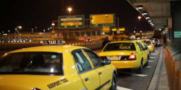 Airport taxi: requirements and calling features